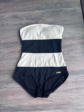 Striped Strapless One-Piece Swimsuit - Black & White
